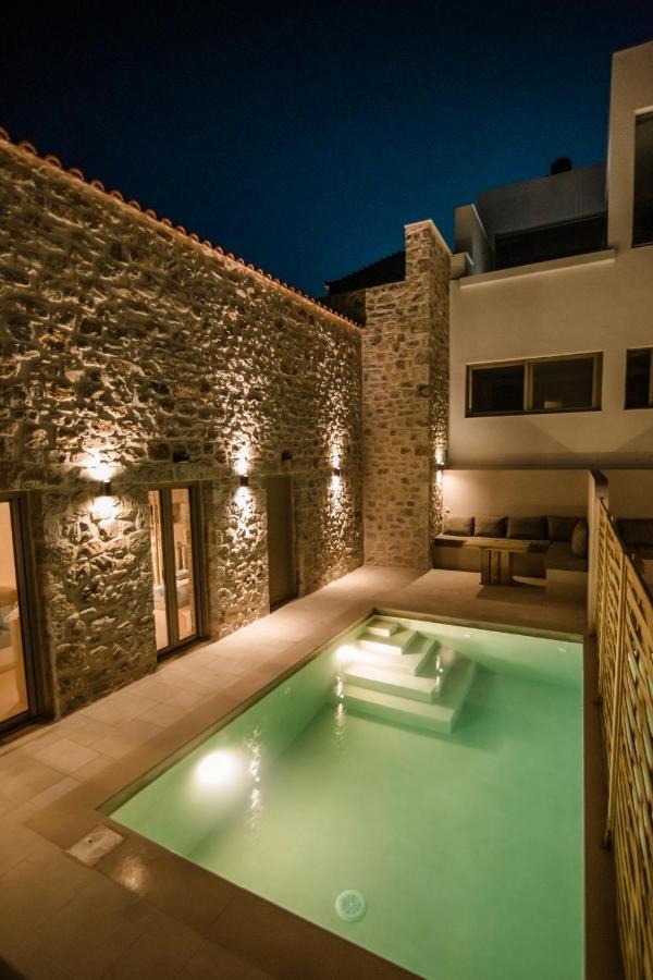 Mani Luxury Suites And Studios In Gytheio With Private Pools 外观 照片