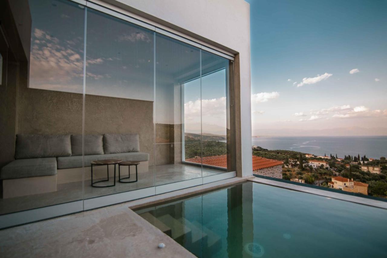 Mani Luxury Suites And Studios In Gytheio With Private Pools 外观 照片