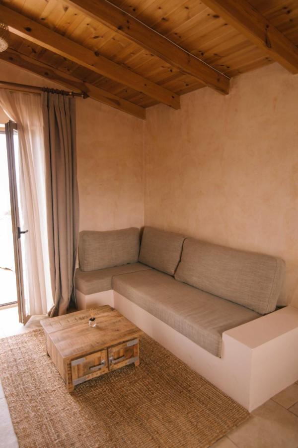 Mani Luxury Suites And Studios In Gytheio With Private Pools 外观 照片