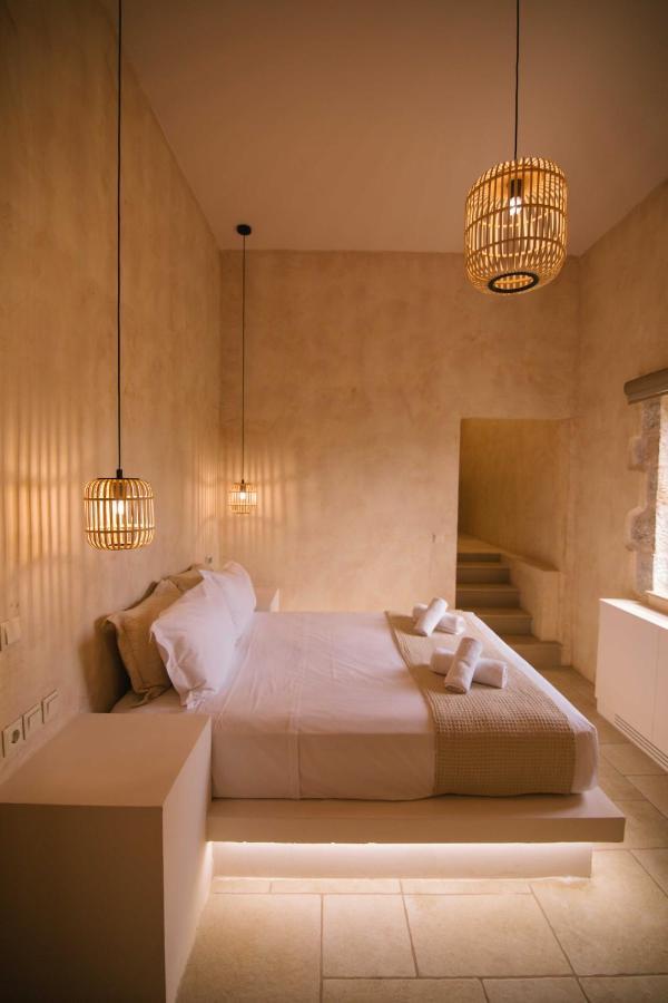 Mani Luxury Suites And Studios In Gytheio With Private Pools 外观 照片