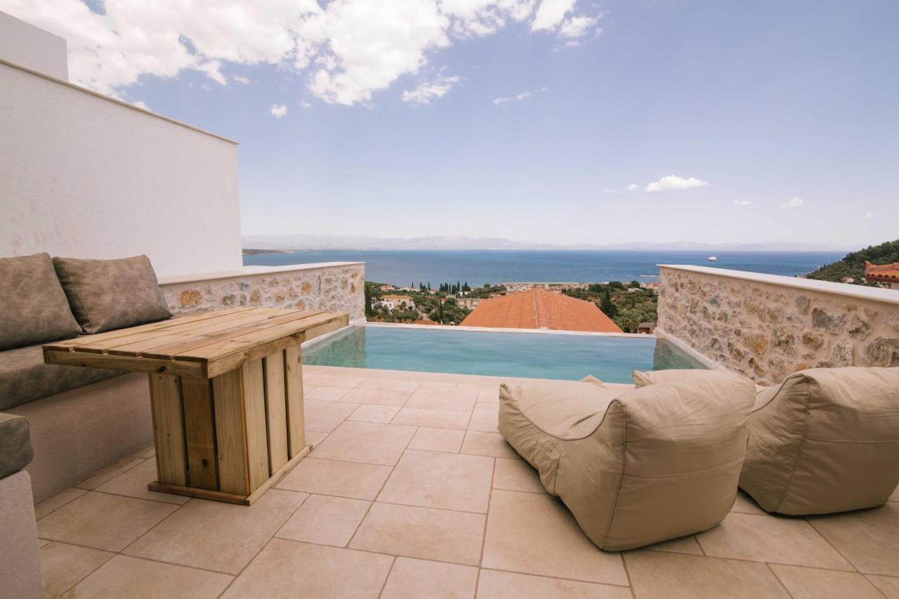 Mani Luxury Suites And Studios In Gytheio With Private Pools 外观 照片