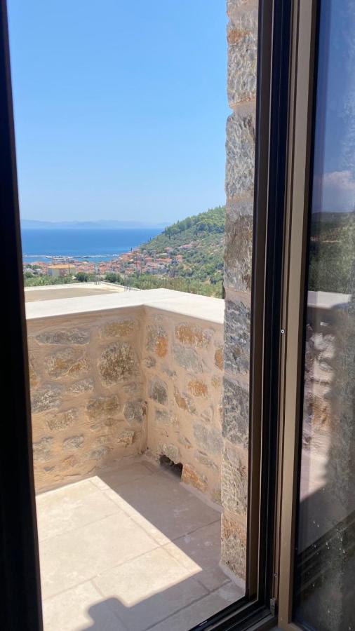 Mani Luxury Suites And Studios In Gytheio With Private Pools 外观 照片