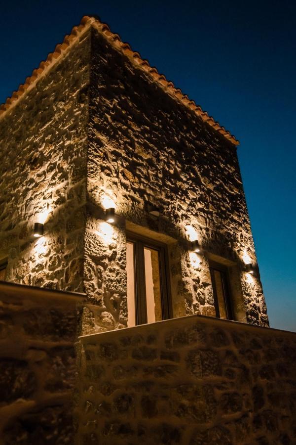 Mani Luxury Suites And Studios In Gytheio With Private Pools 外观 照片