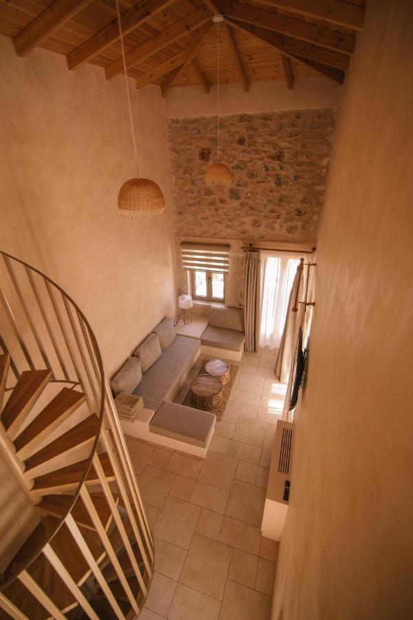 Mani Luxury Suites And Studios In Gytheio With Private Pools 外观 照片