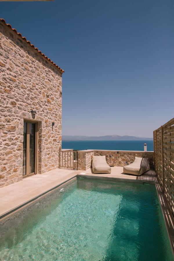 Mani Luxury Suites And Studios In Gytheio With Private Pools 外观 照片