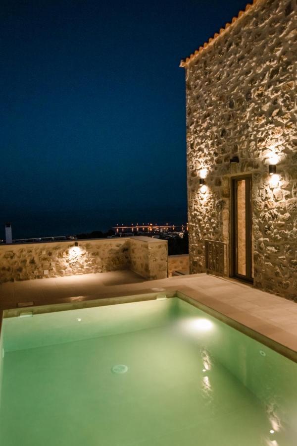 Mani Luxury Suites And Studios In Gytheio With Private Pools 外观 照片